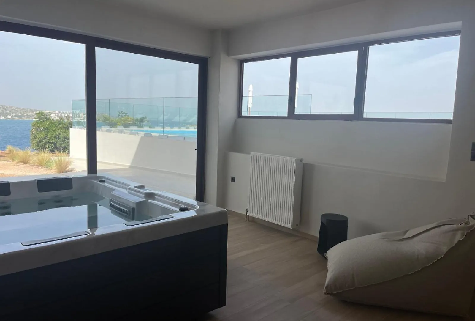 Seawave Villa I, By Hellocrete Chania