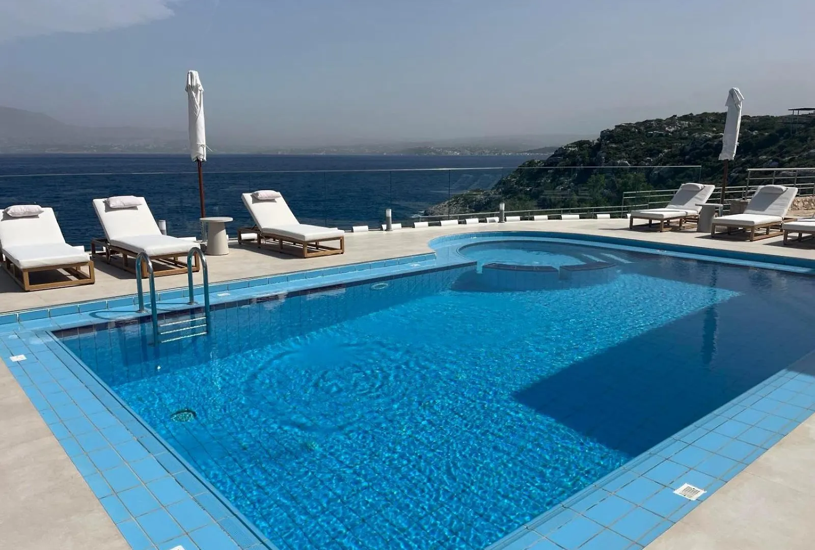 Seawave Villa I, By Hellocrete Chania